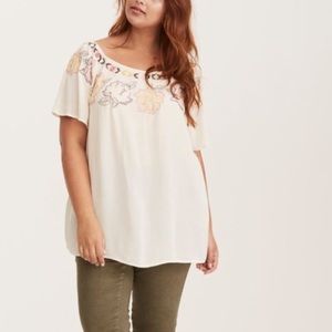 Torrid cream embroidered top size 3x